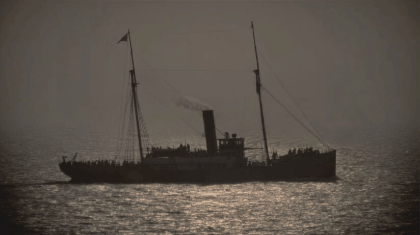 La Louise sailing in the Fromveur